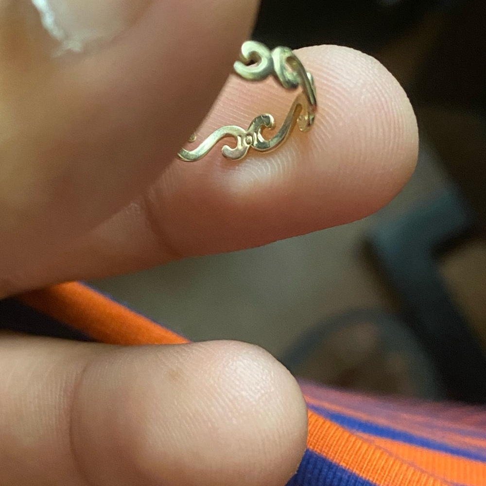 Solid 10k Yellow Gold Swirl Ring - image 8